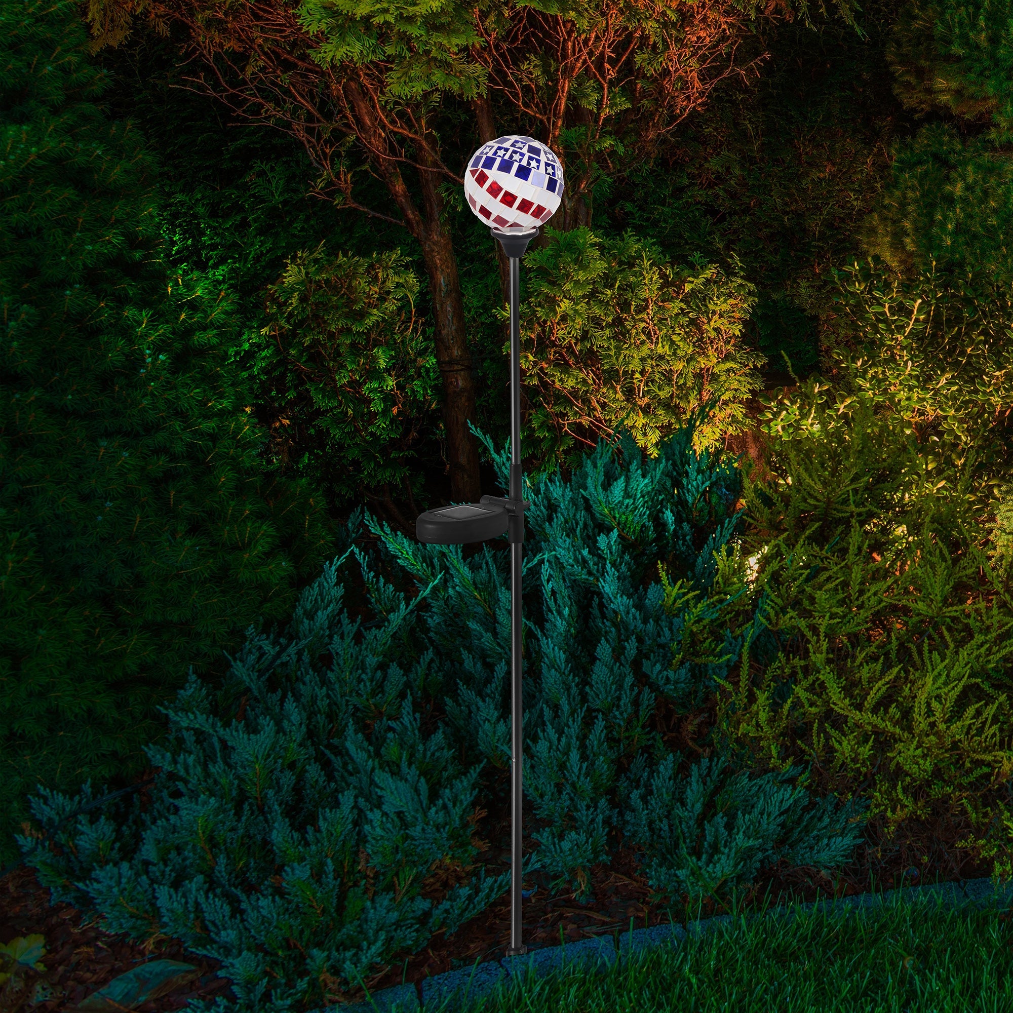 ボーダーレス オルサンクのパランティールfoil Lux-Landscape Solar American Flag Mosaic Ball – Fair Game Group